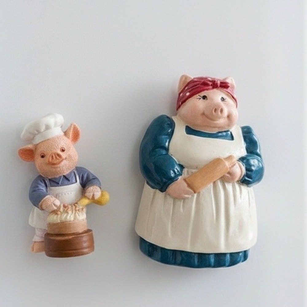 Vintage Pig Chef & Baker Magnets Lot of 2 3D Resin Retro Farmhouse Kitchen Decor
